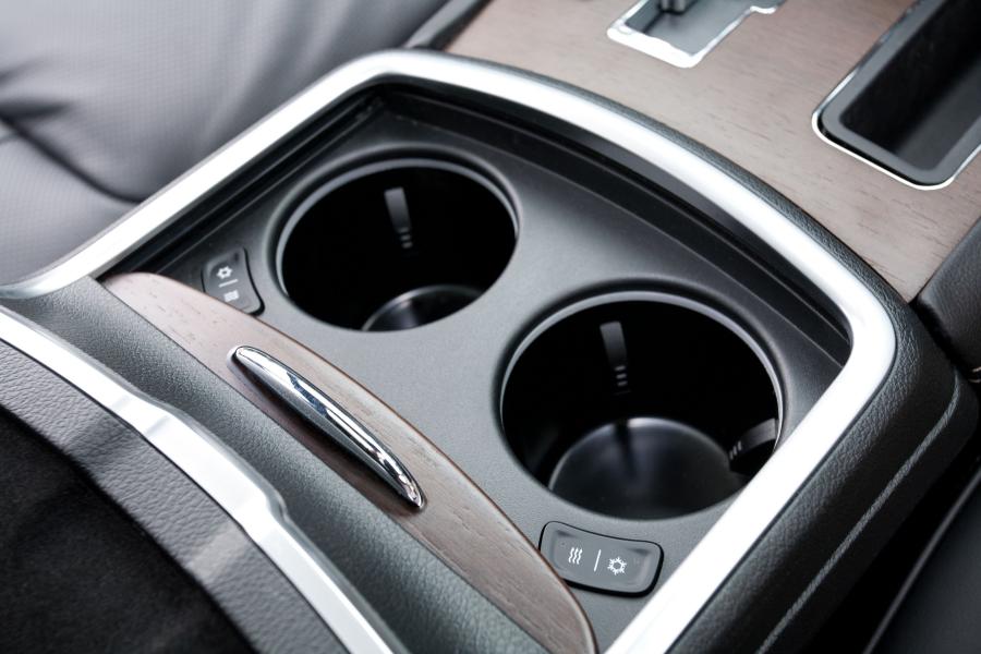  Chrysler 300C 2012 года  (UK) (фото 14 из 91)